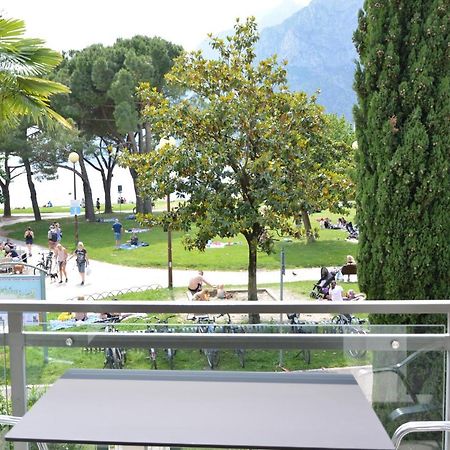 Terrazza Sul Lago Riva del Garda Ngoại thất bức ảnh
